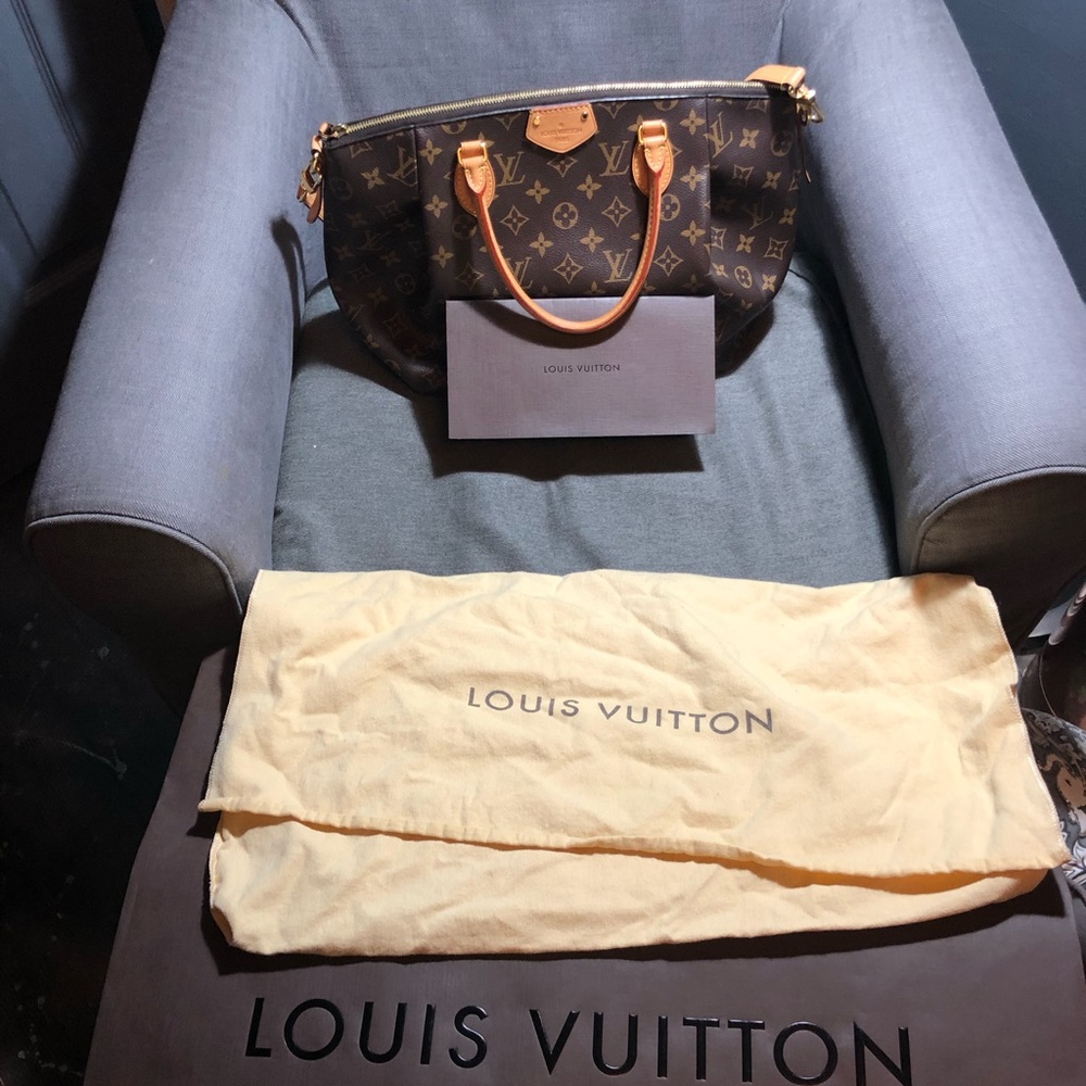 Louis Vuitton Turenne MM Monogram like new!